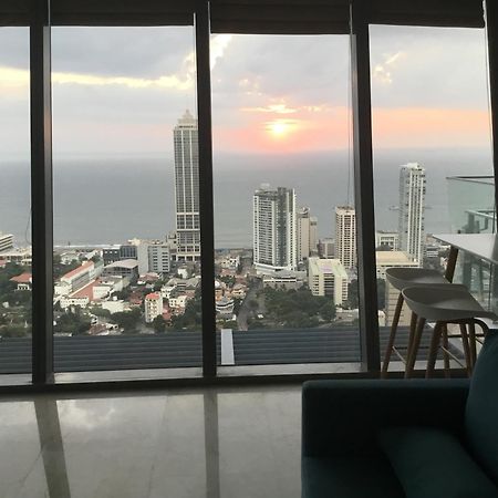 Altair Luxury Colombo By Miracle Apartment Bagian luar foto