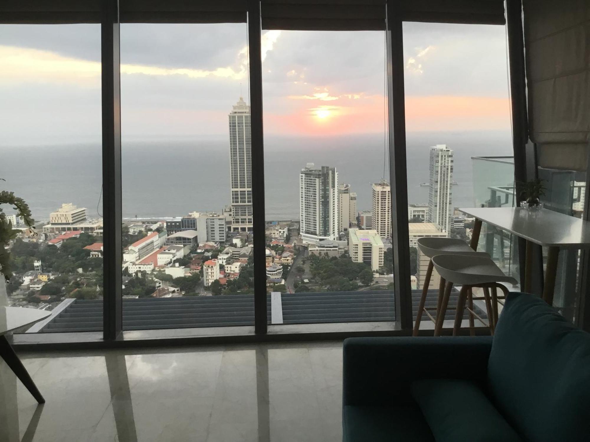 Altair Luxury Colombo By Miracle Apartment Bagian luar foto