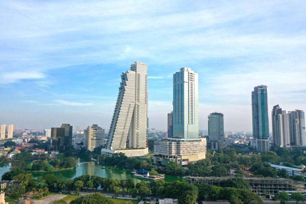 Altair Luxury Colombo By Miracle Apartment Bagian luar foto