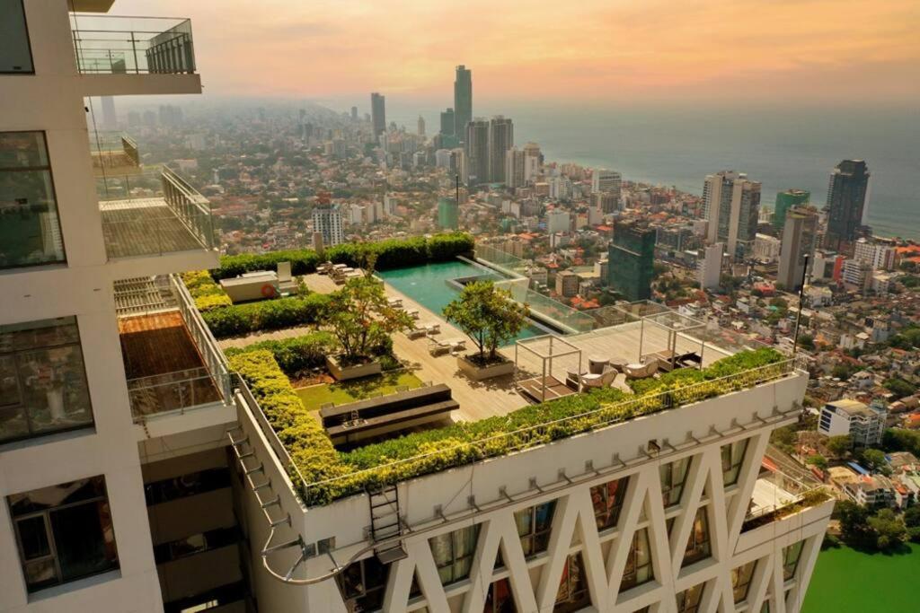 Altair Luxury Colombo By Miracle Apartment Bagian luar foto