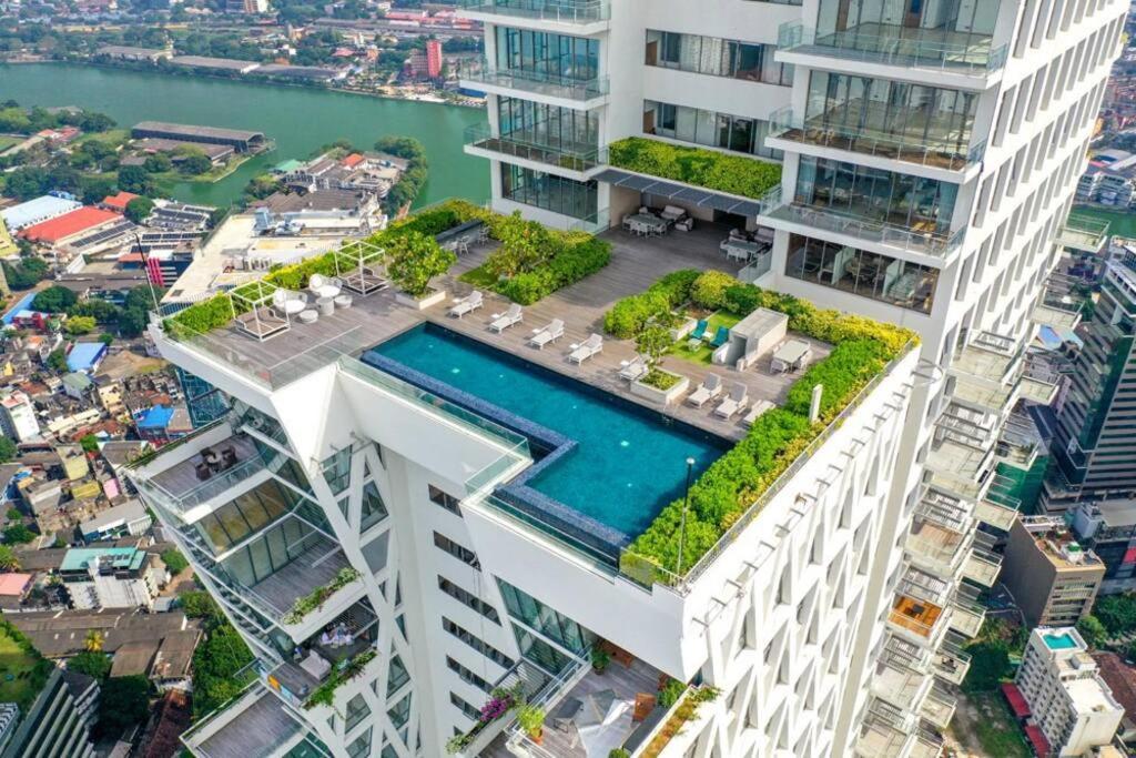 Altair Luxury Colombo By Miracle Apartment Bagian luar foto
