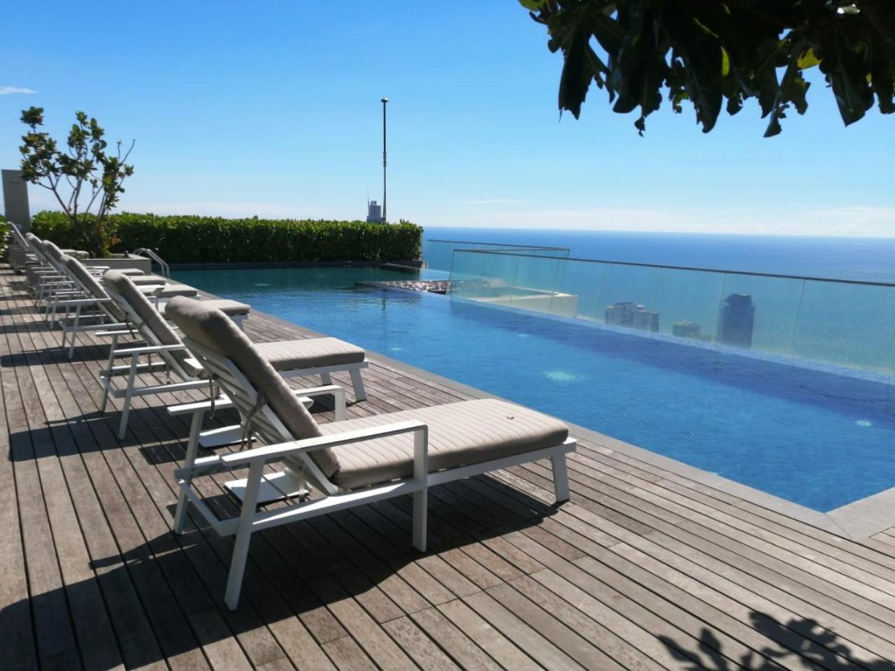 Altair Luxury Colombo By Miracle Apartment Bagian luar foto